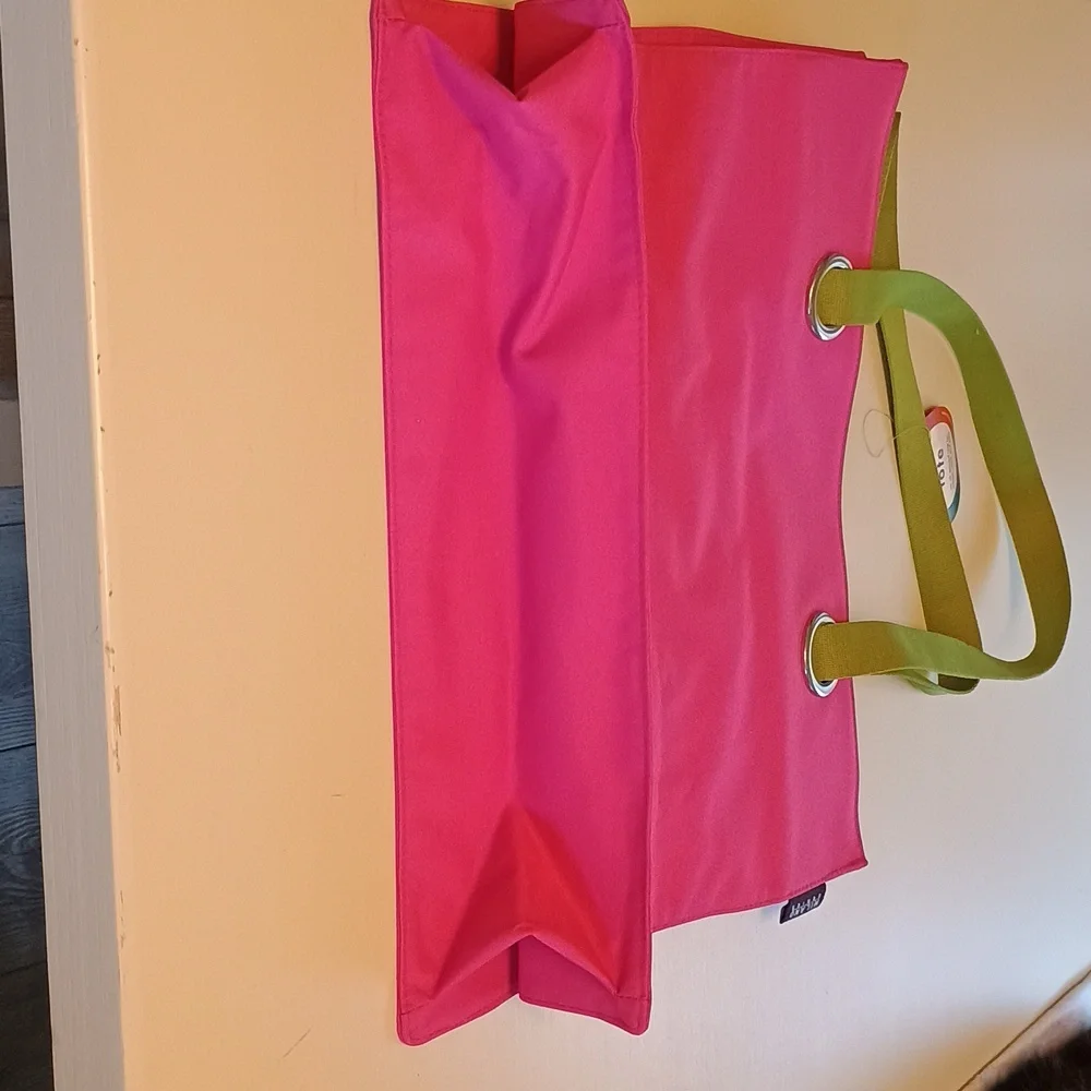 Woman's Milano Tote Series Vibrant Pink with Green Handles- Brand New With Tags! - Picture 9 of 9